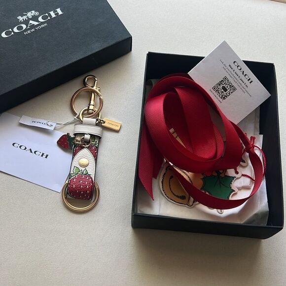 Coach Strawberry Trigger Snap Bag Charm In Signature Canvas Charm Key Holder - Picture 16 of 16